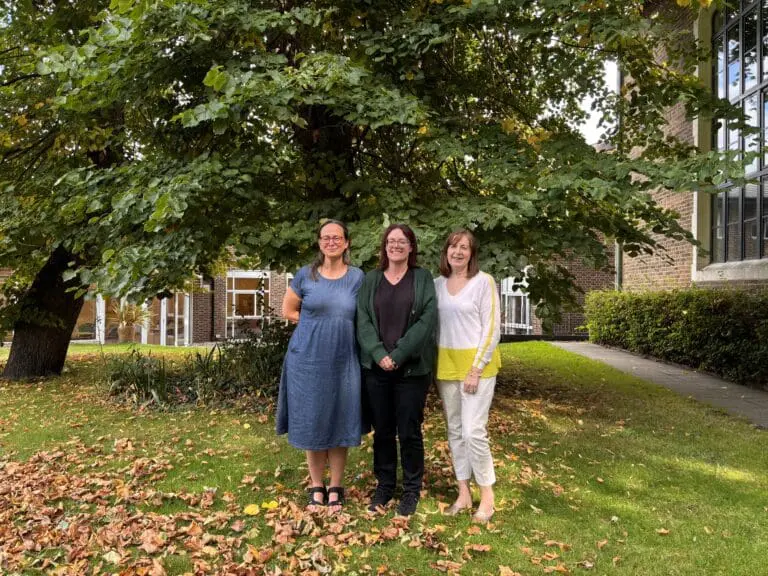 Jill, Emma S, Anna - landscape